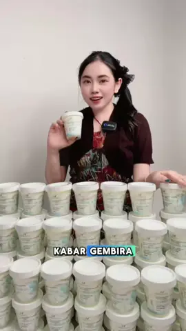 *📣 Hai Ma Lovers, Kabar gembiraaa*🫧✨  *Whitening Body Booster udah Louching*🥰🔈🔈 Yang ditunggu-tunggu Ma Lovers, With Alpa Arbutin 15X mencerahkan dalam 10hari   Dengan kandungan yang bagus untuk mencerahkan kulit kamu dalam 10Hari • licorice extrat , untuk kesehatan kulit kita. • ⁠Alpha arbutin, pencerah kulit yang efektif untuk memudarkan flek dan meratakan warna kulit yang gelap. • ⁠Niacinemide , mencerahkan dan melembapkan kulit dan memperlambat penuaan kulit. Dengan kandungan 3 the best ini, yukkkk rutin pakai sehari 2x dan rasakan kulit glowing mu.. 🫧✨  dengan Size 200gr , dengan kandungan terbaik kulitmu nih💖 Pastinya udah BPOM, AMAN DAN HALAL, jadi bagus banget untuk perawatan kulitmu dimalam hari agar lebih optimal dengan Whitening Body Booster yuk keep sekarang Ready 1000 pcs buat awal Lounching✅ harga terjangkau.. Maganda bagi bagi untuk resseler dan partner toko ❤️ Big thanks 🫰😘 #magandabeaute #pemutihbadan #resseler #perawatankulit #kosmetik #fyp #beauty #perawatanbadan #cerahmaksimal #maganda #mencerahkankulit #bodybooster #newproduk #produkbaru #perawatankulit #mrncerahmerawat #reels 