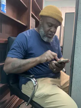 How old people be tapping on touch screen phones..#funny #reels #oldschool #oldpeople #laugh 