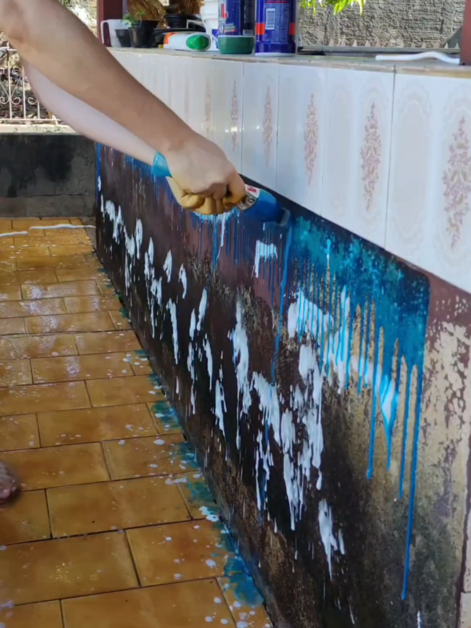 ASMR lavando o lodo🧱🫧🏡 #asmrcleaning #asmrlimpeza #rotina #faxina #faxinando #limpezasatisfatoria #donadecasa 