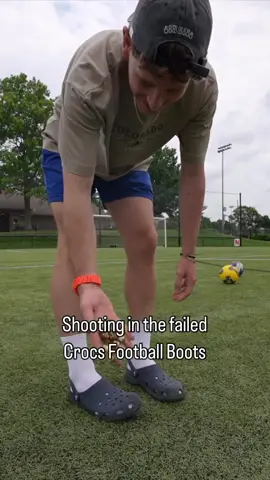 I knew the studs were going to fall out of the Croots without super glue before I even started the side quest but I didn’t expect them to fall out on the first step before I even had a chance 😂 anyway, here’s my first shot (the other 6 after this were horrific so this is the best one 😂 . @Crocs football Boots v2 coming soon 💅 . #Sidequestdad #Soccer #football 