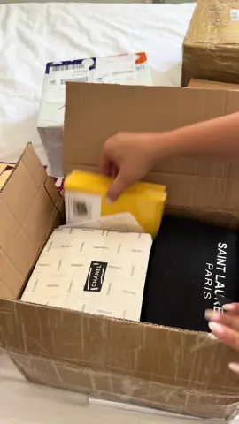 Unboxing is my fav time✨🤍 - #fyp #viralvideo #summerlooks #unboxingvideo #summerhaul #affordable #essentials #asmr #asmrsounds #asmrvideo #asmrtriggers 