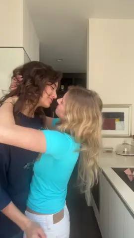 leave me aloneeeee #wlw #wlwcouple 