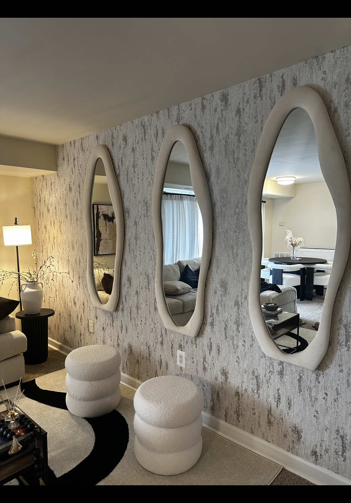 Mirror link 🔗 in m bio Living room upgrade #wallpaper #irregularmirror #ilovewallpaper #amazonfinds #livingroomdecor @I Love Wallpaper 