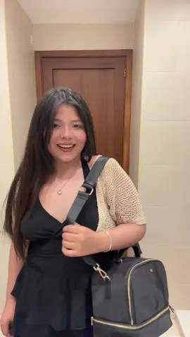 La verdad estaba buscando una lunch bag para el trabajo desde hace mucho tiempo, ya que no me entra todo en la cartera para el trabajo y a veces llevo desayuno, lunch y snacks, así que, si o si necesitaba una lonchera nueva 🥲🖤 @PARFOIS  #parfois #lunchbox #lunchbag #lonchera 