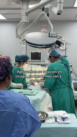 EL BANQUITO ES CLAVE JAJAJA (Bromita, en algunas cirus si pasa 😭 pero en la mayoría los doctores te tratan de explicar que está pasando. Anatomía mi peor enemigo) #fyp #med #studytok #medicina #cirugia #medstudent #ucsur 