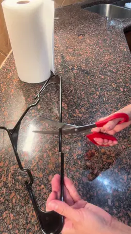 This is brilliant life hack🤩#lifehackstiktok #momlife #firsttimemom #icepack #homehomhacks #icehack #usefullifetips #easytips #homhacks #MomsofTikTok #DIY #lifehacks 