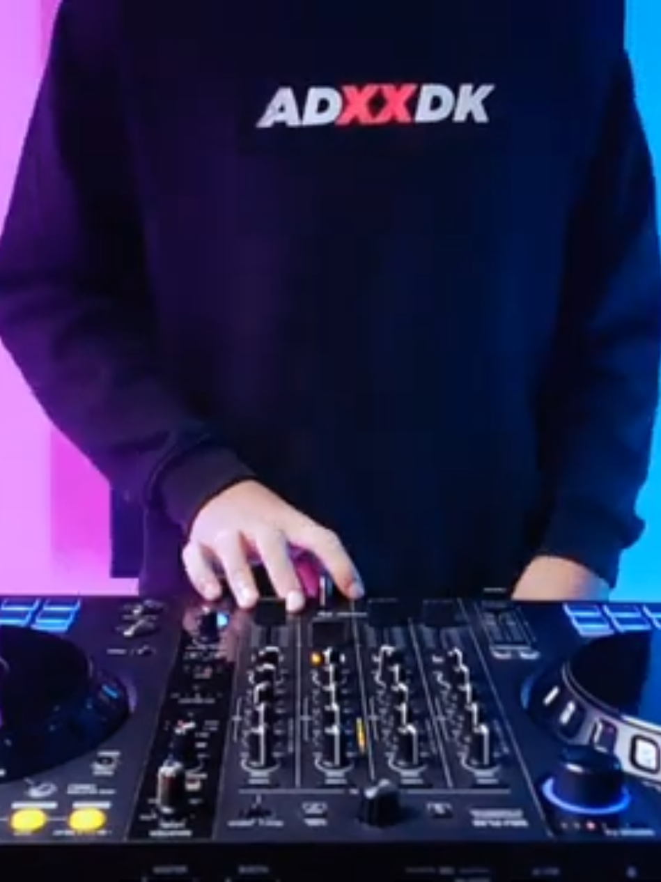 DJ TABOLA BALE - LIA ADE NONA MAKIN GAGA BIKIN KAKA JADI SUKA REMIX VIRAL TIKTOK FULL BASS Support akun ini dengan cara follow like dan comment. Terimakasih, semoga terhibur..💃🏻💃🏻🥳🥳🤸🏻🤸🏻 Artist : Silet Open up  Judul : Tabola bale Original : Tabola Bale - Silet Op...   YouTube : partnerremix dj tabola bale remix tiktok dj tabola bale remix full bass dj tabola bale remix tiktok full bass tabola bale dj remix full bass #tabolabale #djtabolabale #tabolabaleremix #djviraltiktok #djfullbass #remixfullbass #alrescha227_putradamanik #adxxdk_partner_remix_pd #partnerremix #alrescha227 #fypシ #xyzbca #fyp #lewatberanda #tranding #jedagjedug @sheena0357 @resonaterehegua0 @yoelie2707 