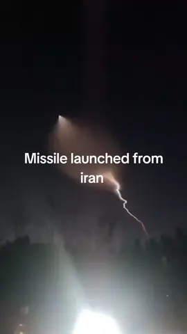 Iran launches a missile towards Israel  #Iran #Israel #war #middleast #hypersonicmissles 