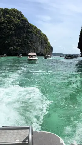 I can’t be expected to work under these conditions😂😭😭 #traveltiktok #solotravel #phuket #digitalnomad #fyp