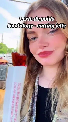 🔥 Perte de poids rapide ! 🔥          @FOODOLOGY US @FOODOLOGY.official j’ai testé la marque foodology durant 1 mois après mon séjour en à Corée  Le Coleology Cutting Jelly de FOODOLOGY 👇 ✨ 1 stick après le déjeuner ou en cas d’envie de grignoter 🍇 Goût grenade sucrée & graines de chia 💚 Il t’aide à : – Brûler les graisses 🔥 – Réguler le transit 💨 – Éviter les pics de sucre ⚖️ – Bloquer la transformation des glucides en graisses 🚫🍞 🌿 À propos de FOODOLOGY FOODOLOGY est une marque sud-coréenne spécialisée dans les compléments alimentaires fonctionnels. Elle allie innovation et ingrédients premium pour soutenir ton bien-être au quotidien. ⸻ 🔥 Cravings out, balance in! 🔥 Try Coleology Cutting Jelly by FOODOLOGY 👇 ✨ Take 1 stick after lunch or when snack cravings hit 🍇 Tastes like sweet pomegranate & chia seeds 💚 It helps you: – Burn fat 🔥 – Regulate digestion 💨 – Balance sugar spikes ⚖️ – Inhibit carbs turning into fat 🚫🍞 🌿 About FOODOLOGY FOODOLOGY is a Korean wellness brand focused on premium, functional supplements. Backed by science and crafted with care to support your everyday health. #foodology #pertedepoids #poids #regime #diet #caloriedeficit #redjellystick #cutthebelly #viralkoreandiet #no1koreandiet #oliveyoung #oliveyoungjelly #weightlosstips #regime 