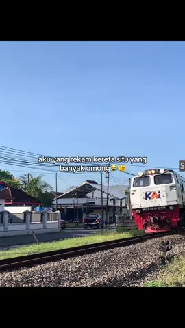 emang ngga cape mulutnya?🤣#hanting #keretaapiindonesia #masukberandafyp #fypage 