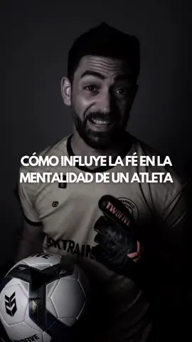 “Con ayuda de Dios ganaremos el partido”… 📝 Hoy te propongo un análisis desde el orden del discurso, el cual construye subjetividades a nivel simbólico/cultural, y que puede terminar incidiendo en el éxito o el fracaso a nivel deportivo de un proyecto. No se trata de cuestionar, sino de, desde la problematización de las creencias sociales establecidas en un contexto situacional específico, alcanzar reflexiones que ayuden a dar respuesta al logro o no de las metas en las competencias. Si vas a aportar valor te leo, si solo vas a depositar tu frustración te bloqueo 😉 #futbol #portero #arquero #entrenamientoporteros #futbolcolombiano #futbolargentino 