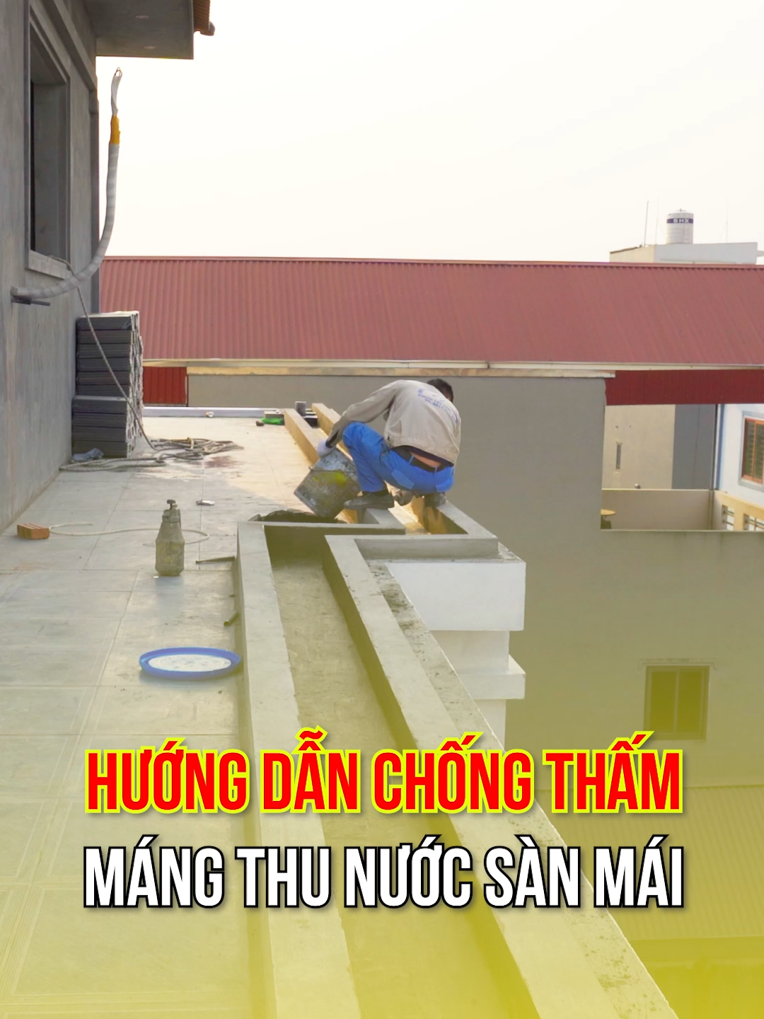 Quy trình chống thấm máng thu nước của sàn mái bê tông gồm: xử lý sạch bề mặt, thi công lớp lót tăng bám dính, quét hoặc trát lớp chống thấm đàn hồi, gia cố lưới tại các khe góc và cổ ống, cuối cùng kiểm tra, thử nước kỹ trước khi hoàn thiện lớp bảo vệ. #chongthammangthunuoc #chongthammangxoi #chongthamsanmai #chongthamdot #chongtham #chongthamminhnhat #chongthamhanoi #thicongchongtham #dichvuchongthamhanoi