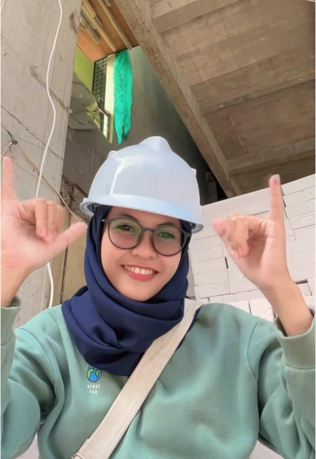 Lowongan Kerja – Calon Pengawas Lapangan Kami membuka kesempatan bagi individu yang berpengalaman dan bertanggung jawab untuk bergabung sebagai Calon Pengawas Lapangan dalam proyek konstruksi kami. Persyaratan: Usia 30 – 40 tahun Pendidikan minimal S1 Teknik Sipil atau Arsitektur Terbuka untuk pria maupun wanita Memiliki kendaraan pribadi (motor/mobil) Memiliki laptop pribadi Bersedia mobile dan terjun langsung ke lapangan Diutamakan yang sudah memiliki pengalaman di proyek pembangunan Kami menunggu kandidat terbaik untuk bergabung dan tumbuh bersama tim kami. yydesignbuild#kontraktor #salamkontraktor 