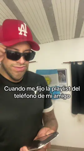Mi amigo el de la música rara. 😳