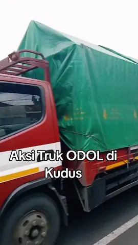 #tiktoklive #livehighlights  aksi truk ODOL di Kudus #kudus #kudus24jam #trukodol 
