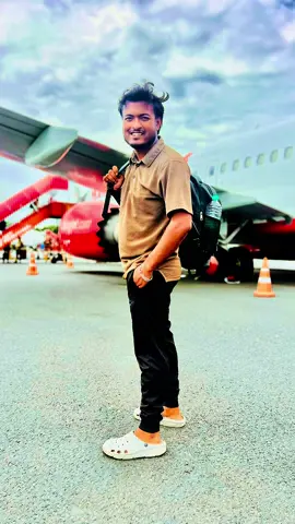 Travel time snap 🫰.          #ontop #sky #spicejet #fly #flyhighangel #trave 