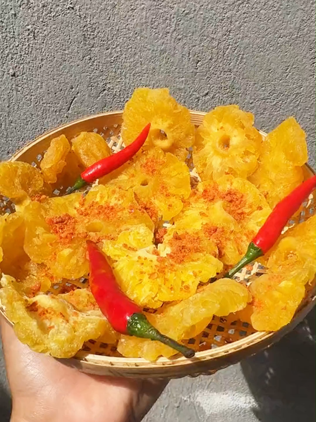 Dried pineapple with chili salt