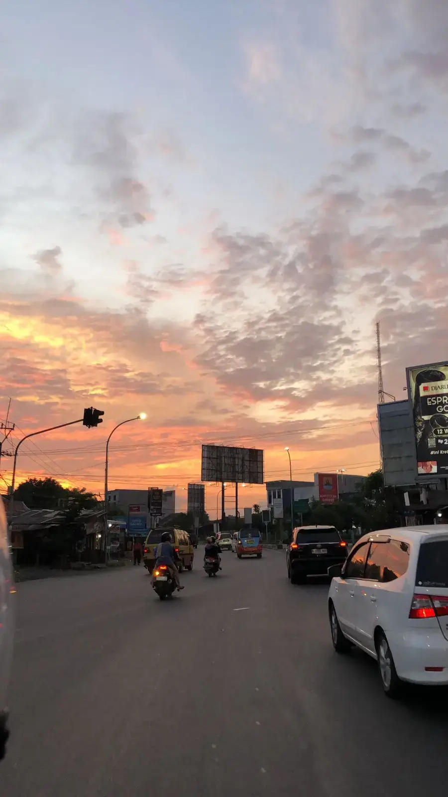 Cirebon dikala senja🍂😍  #cirebonpride🏴‍☠️ #senjasorehari #fyppppppppppppppppppppppp #lewatbrandamu 