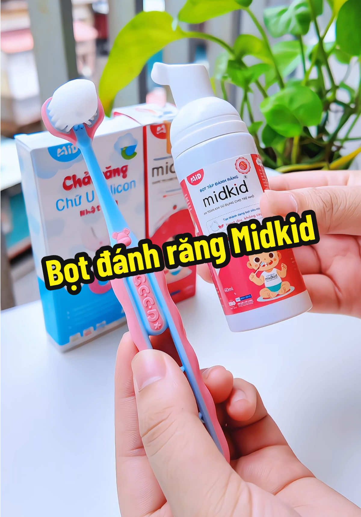 Bọt tập đánh răng Midkid vị Dâu cho bé từ 1 tuổi #teakids #xuhuong #bottapdanhrangmidkid #botdanhrangmidkid #midkid 