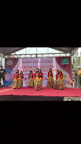 Tari india gabungan 4 lagu kelas 2 SD #tariindia #danceboollywood #india #fyp #piyapiya #kahonapyarhai #cakdumdumcak #koimilgaya #SD 