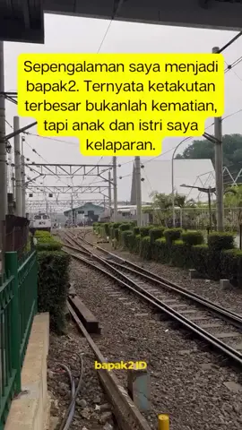 Sekarang saya paham kenapa bapak saya dulu jarang beli baju baru, karena untuk urusan sendiri mah kadang kagak kepikiran. #bapak2video #bapakbapak #bapak2curhat 