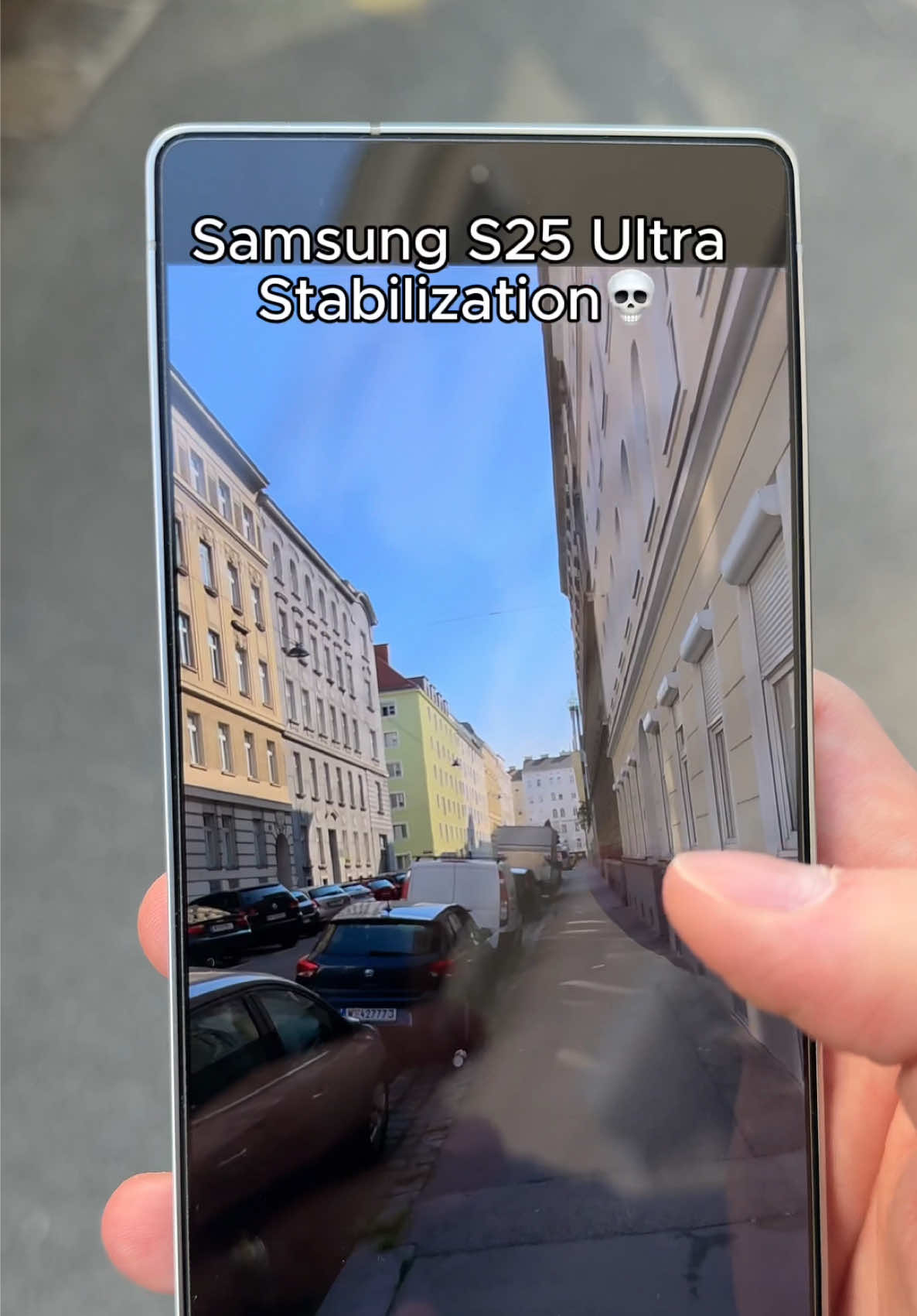 Wait until the end… the S25 Ultra STABILIZATION is next level 😱🔥 #GalaxyS25Ultra #Samsung #CameraTest #S25Ultra #TechTok #StabilizationTest #SmartphoneReview #EpicTech #PhoneTest #InsaneFootage #SamsungS25 #fyp 