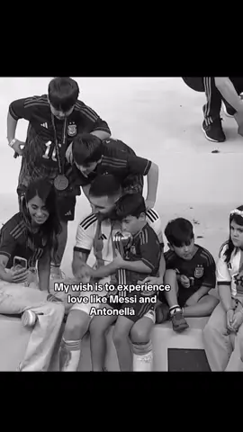 Please🤞🏻#him #fyyyppp #👑 #messi #antonella #Love#reallovestory 