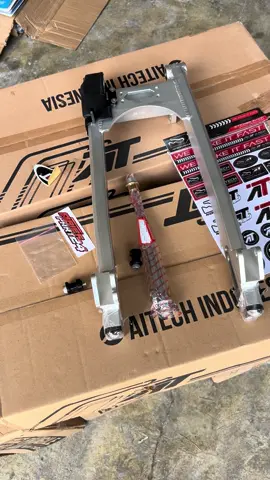 Pesona RX king arm aitech coak sudah ready warna silver 🫡 . #swingarmaitech #armrxking #aremrxkingaitec #aitcehrxking #2stroke #rxking135cc #rxkingindonesia #real #sorotan #fyp 