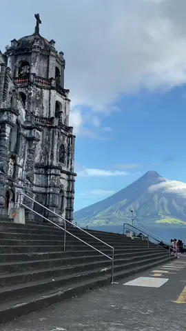 📍Daraga Church. Lugar na hindi nkakasawang Uwian🌋⛪️Apakaganda mo Lagi Mayon😊 #daragachurch #daragaalbay #mayonvolcano #bicolano #oragon #probinsya #becool #fyp #fypシ゚viral #foryoupage #albayanaman 