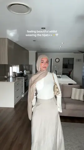 No better feeling than feeling so confident in the hijab, Alhamdulilah 🥹 OUTFIT DETAILS  Top: @SHOWPO  Skirts: @BNAH  Hijab @Hidden Official (Elaa)  #fyp #viral #modestfashion #fashion 