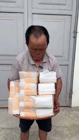 Combo 10 bịch giấy ăn Topgia ạ. Em Khang cảm ơn các cô chú nhiều #giayantopgia #xuhuong 