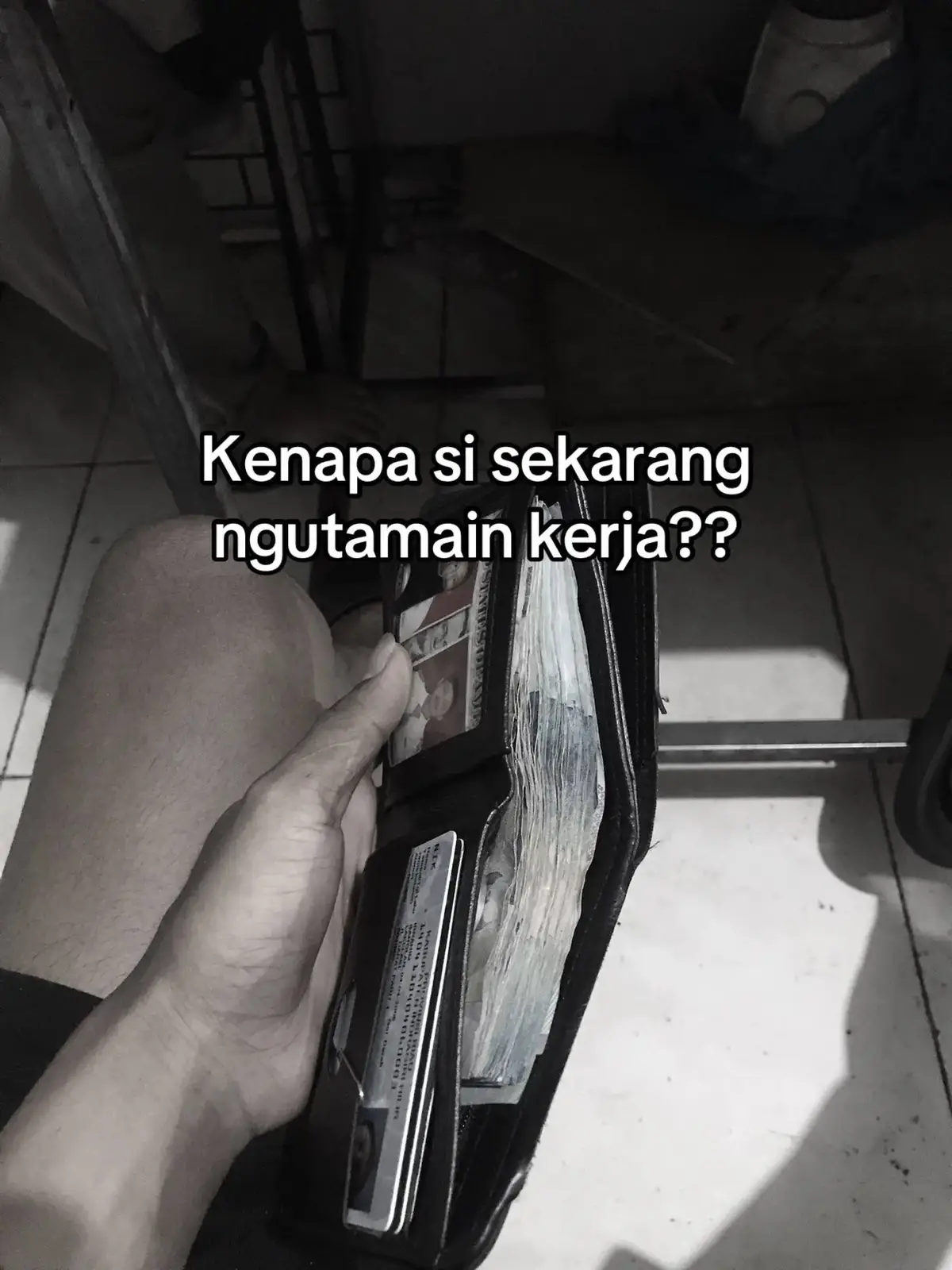 wajar ajasih aku gila kerjaa#pyppppppppppppp#kerjakeras#berandaku#swsad🥀#lewatberandafyp#storytime#storysad🥀 