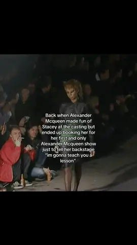 Stacey Mckenzie for Alexander McQueen fw 1997 // #alexandermcqueen #staceymckenzie #90s #model #Runway #modeling #runwaywalk #show 