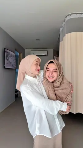 Alhamdulillah telah lahir anak ke 3 saya, tapi belum tau mau di kasih nama siapa… dipersilahkan kalo ada sarannya :)