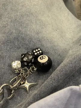 extra anik anik sa outfit ✨ #fyp #8ball #keychainsforyou #foryou 