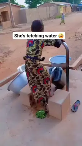 Fetching water kon be like WĀR 😭#fyp #goviral #foru 