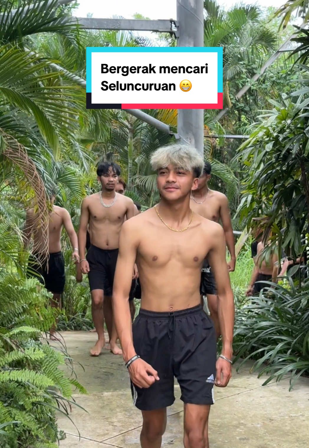 Terus maju bergerak mencari seluncuran 🤦‍♂️😂