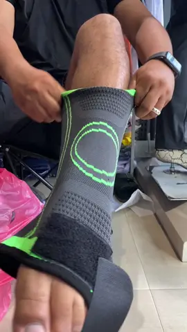 Knee cap adjustment high quality available now message us for order and more details !! #devendrasportspokhara #erkepeakdevendrasports #sportsinpokhara #kneesupport #bestsportsinpokhara #adidas #kttape 