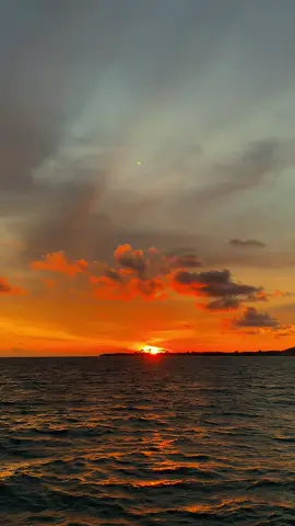 #lagutimur #storytimur #sunset #sunsetvibes 