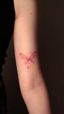 Let start your sign to get a butterfly tattoo -- Contact us via: Instagram | Facebook | Website Banhdonutvuarevuangon Saigon | Vietnam 12C/3 Nguyen Thi Minh Khai, Ward Da Kao, District 1 #banhdonutxam #tattooart #tattooideas #tattooist #tattooink