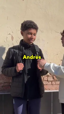 muy genialoso andres con su madre!