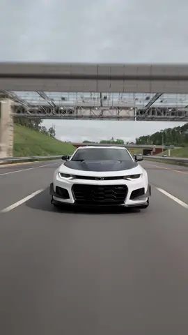 Here. There. Gone.🚀 #camaro #zl1 #1le #supercharged #cars #carsoftiktok 