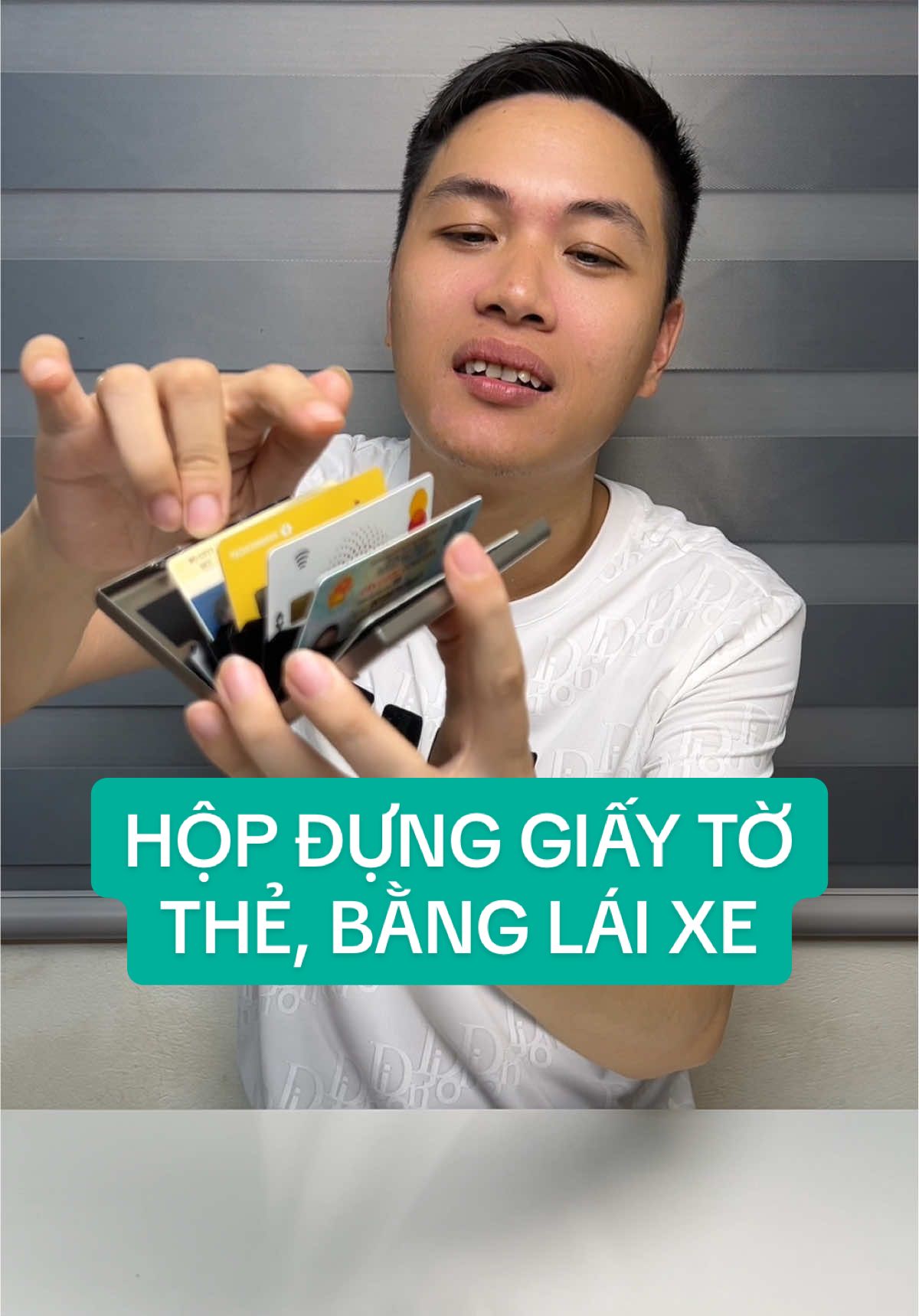 Hộp đựng giấy tờ, thẻ ngân hàng, bằng lái xe... Hộp kim loại chống khử từ rất gọn và đẹp#hopdungthe#hopdethe#hopdunggiayto#hopdungthenganhang#hopdecancuoc 