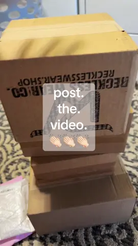 this is the most samples i’ve received in a week — and i’ve been screaming all week 🥹🥹💓  i am still MICRO compared to other influencers, i havent made x,xxx’s of $$, but i am starting - i am trying — and without starting from the bottom; NONE of those influencers you watch and dream to be would be where they are now.  POST. THE. SILLY. LITTLE. VIDEOS 🥹🖤  #samples #tiktokshop #fyp #support 