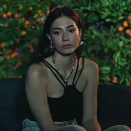 gelirsin diye bekledim.... #esrefrüya #essan #esreftek #cagatayulusoy #demetozdemir #kesfet? #kesffetteyiz #kesfet #keffffffffffffteyizzzzzzzzz #kesfetalbeni #fypage #viralvideo #leylaedit0 