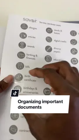 Such a smart way to stay organized with your important documents #familyemergencyfolio #lifebinder #familyemergencybinder #organizationtiktok #Tiktokshopsummerturnup #TikTokShopFathersDay #TikTokShopRestock #tiktokshopcreatorpicks  #TikTokShopSpringGlowUp #TikTokShop #code #coupon #deal #flashsale #discount 