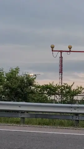 Good day of plane spotting at CYYZ #boeing #airbus #planespotting #landing #aviation #toronto #yyz #torontopearsonairport 