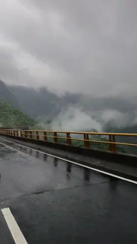 Lluvia ⛈️ #lluvia #mexico #carreteramexicotuxpan #autopista #fypシ゚ #viraltiktokvideo 