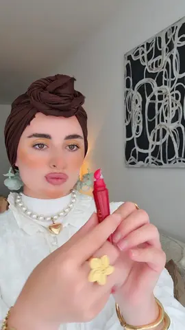 ⁨	بنات شوفوااا 😍💚 وصلتني مجموعة Wizard of OZ من ‪@SHEGLAM ‬ ، وبصراحة؟ أول ما فتحتها حسّيت حالي بفيلم كرتون 😂✨ التفاصيل تجنن، وكل قطعة أحلى من التانية! الألوان، التغليف، حتى الإضافات الصغيرة.. عنجد واو إذا بتحبوا المكياج اللي فيه لمسة خيالية وكتير حلو للتصوير، فهالمجموعة لازم تكون عندكم! #SHEGLAMxWizardofOZ #SHEGLAMcollection #SHEGLAMpartner #crueltyfreebeauty #sheglam⁩
